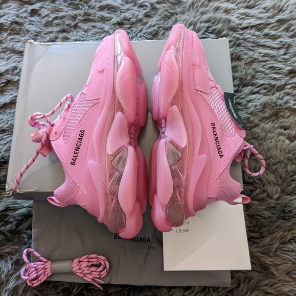 Balenciaga Triple S Sneakers. - Picture 7 of 10
